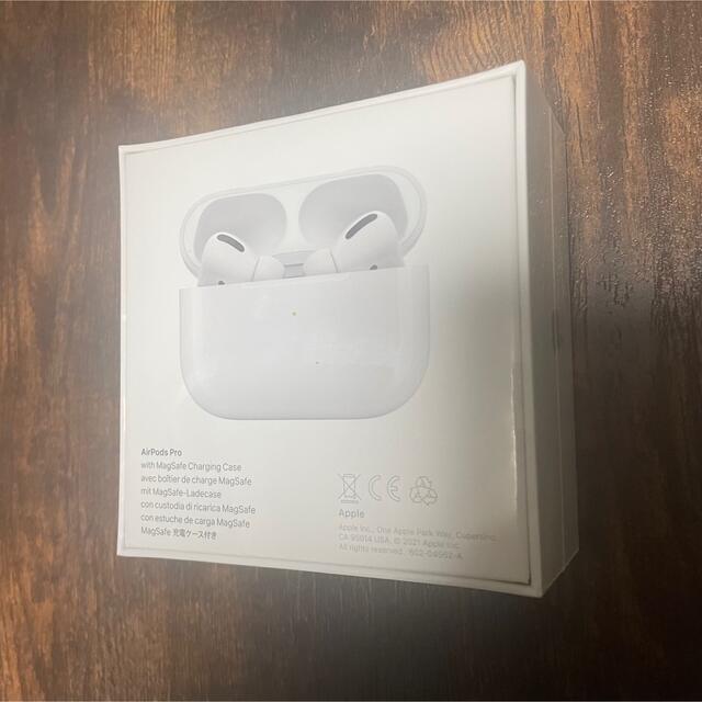 Apple(アップル)の国内正規品　AirPods Pro MLWK3J/A スマホ/家電/カメラのオーディオ機器(ヘッドフォン/イヤフォン)の商品写真