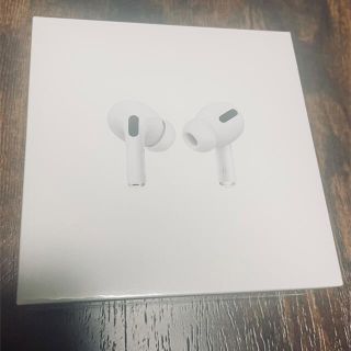 アップル(Apple)の国内正規品　AirPods Pro MLWK3J/A(ヘッドフォン/イヤフォン)