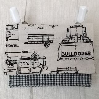 移動ポケット（クリップなし）　自動車設計図柄　オフ白 BULLDOZER(外出用品)