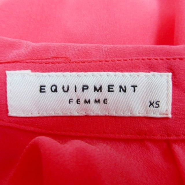 Equipment(エキプモン)のエキプモン EQUIPMENT FEMME シルク100％ バックボタン ノース レディースのトップス(カットソー(半袖/袖なし))の商品写真