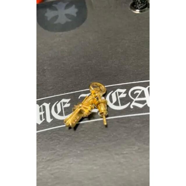 22K クロス ピアス 片耳 刻印あり ゴールド クロス パヴェ ピアス 22K クロス ピアス 片耳 刻印あり ゴールド クロス パヴェ ピアス