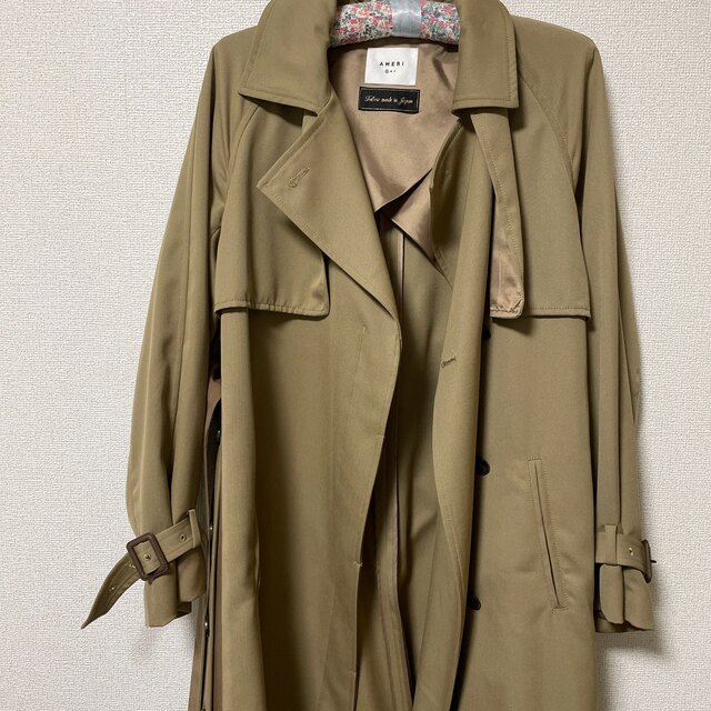 Ameri VINTAGE(アメリヴィンテージ)のMINIMAL FLARE LONG TRENCH COAT アメリヴィンテージ レディースのジャケット/アウター(トレンチコート)の商品写真