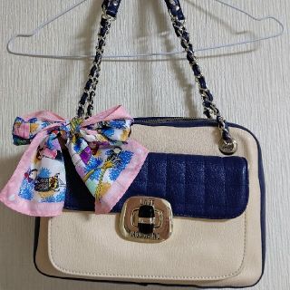 モスキーノ(MOSCHINO)のLOVE MOSCHINO★モスキーノハンドバッグ★スカーフ付ネイビー×ベージュ(ハンドバッグ)