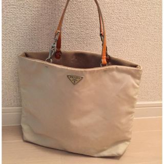 PRADA(ナイロン ・ トートバッグ)のフリマアイテム一覧 PRADA(ナイロン ・ トートバッグ)のフリマアイテム一覧