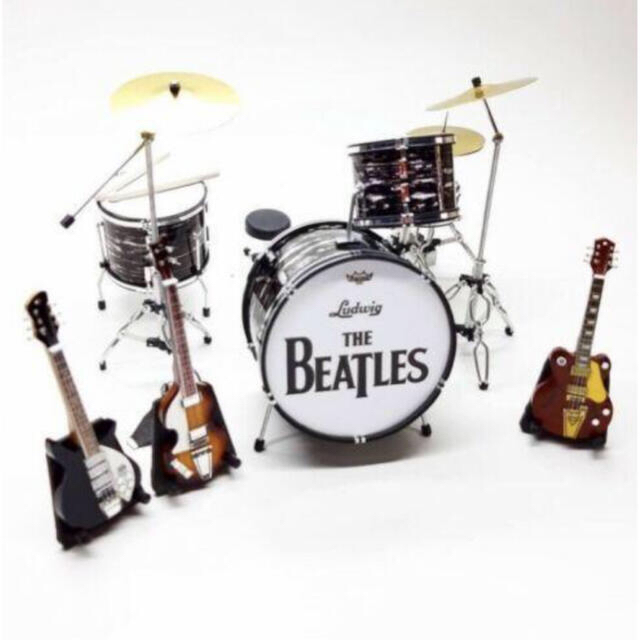 レア】 The Beatles ビートルズ ミニチュア 楽器 フィギュアセットの