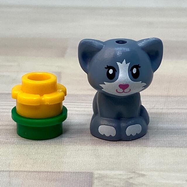 Lego(レゴ)のレゴフレンズ　子猫　ネコ　動物ミニフィグ サンドブルー キャットタワー　お花　♡ キッズ/ベビー/マタニティのおもちゃ(積み木/ブロック)の商品写真