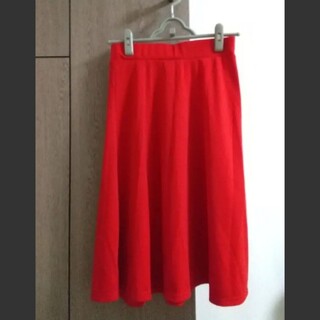グレイル(GRL)のグレイル　赤　フレアスカート(ひざ丈スカート)