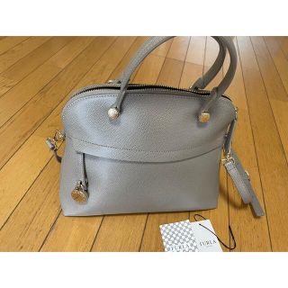 フルラ(Furla)のフルラ　FURLA パイパー　M  ライトグレー(ショルダーバッグ)