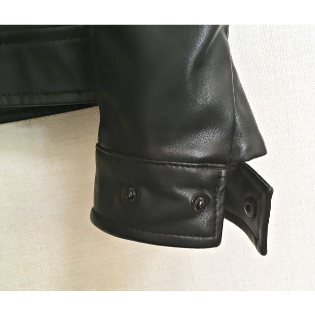 ZARA MAN 薄手の合成皮革ジャケット Ｓ～Ｍサイズ ZARA渋谷店で購入