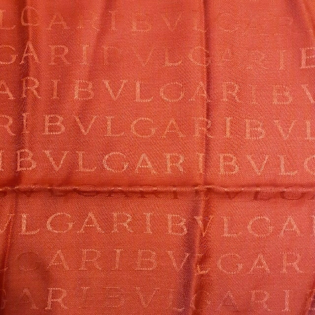 BVLGARI(ブルガリ)の新品　BVLGARI　ロゴマニア　総柄　シルク　ウール　ショール　マフラー　　 レディースのファッション小物(マフラー/ショール)の商品写真