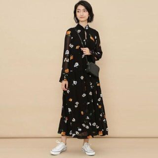 42.0%割引 サイレントムーン 白×青 ロングワンピース 新しいブランド 42.0%割引 サイレントムーン 白×青 ロングワンピース 新しいブランド