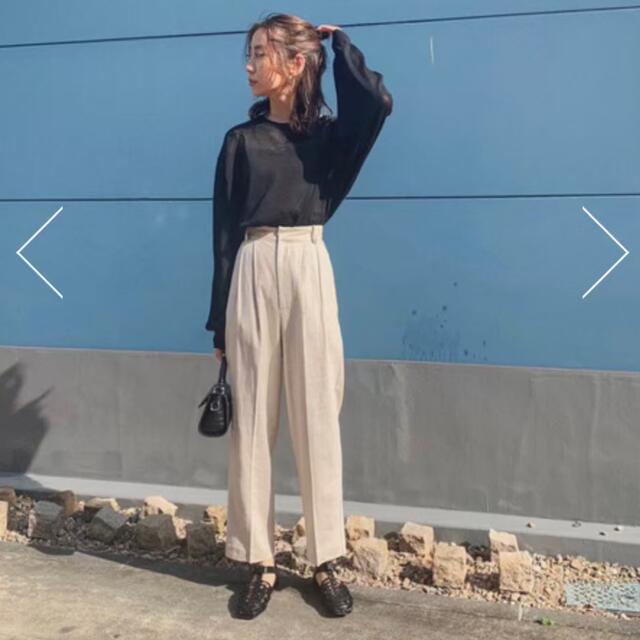 moussy(マウジー)のMOUSSY LOOSE TAPERED PANTS アイボリー マウジー レディースのパンツ(カジュアルパンツ)の商品写真