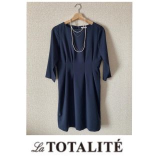 ラトータリテ(La TOTALITE)の【美品】La TOTALITE タックワンピース(ひざ丈ワンピース)