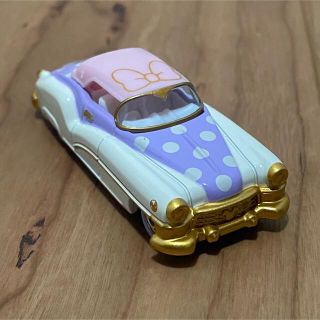 ディズニー(Disney)のディズニーモータース デイジー  ホワイトデー 限定　トミカ(ミニカー)