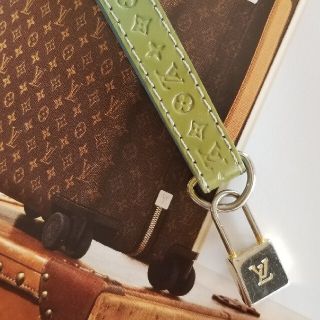 ルイヴィトン(LOUIS VUITTON)の💟priceダウン💟ルイヴィトン　エナメルストラップ(その他)