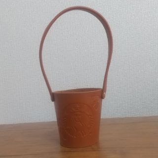 スターバックスコーヒー(Starbucks Coffee)の【未使用】Starbucks ［スターバックス］ レザー調カップホルダー 茶色(その他)