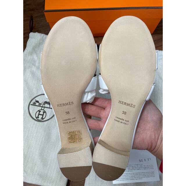 Hermes - 《新品・未使用》2022年購入 エルメス サンダル オアジス 白 24cmの通販 by 綾子|エルメスならラクマ Hermes - 《新品・未使用》2022年購入 エルメス サンダル オアジス 白 24cmの通販 by 綾子|エルメスならラクマ