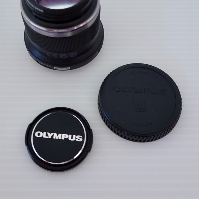 OLYMPUS(オリンパス)のかし 様専用 OLYMPUS M.ZUIKO DIGITAL45mmF1.8BK スマホ/家電/カメラのカメラ(レンズ(単焦点))の商品写真