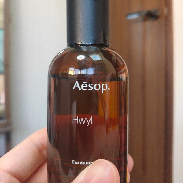 Aesop(イソップ)のイソップ　ヒュイル　オードパルファム コスメ/美容のコスメ/美容 その他(その他)の商品写真