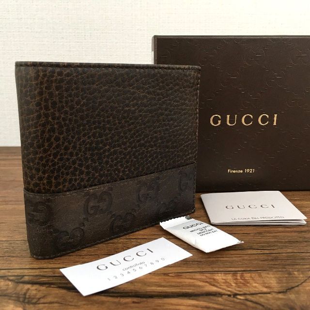 お待たせ! 二つ折り財布 GUCCI 未使用品 - Gucci 256418 135