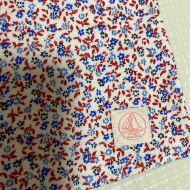 PETIT BATEAU(プチバトー)の最終お値下げ　プチバトー  小花柄セットアップ　6m/67㎝ キッズ/ベビー/マタニティのベビー服(~85cm)(ロンパース)の商品写真