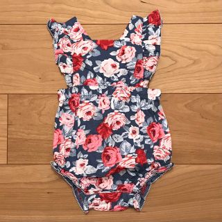 ベビーギャップ(babyGAP)のGAP 70 新品未使用　花柄　ロンパース　カバーオール(カバーオール)