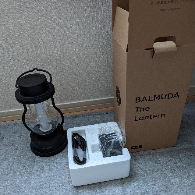 BALMUDA(バルミューダ)のBALMUDA The Lantern バルミューダ ランタン 黑 インテリア/住まい/日用品のライト/照明/LED(その他)の商品写真