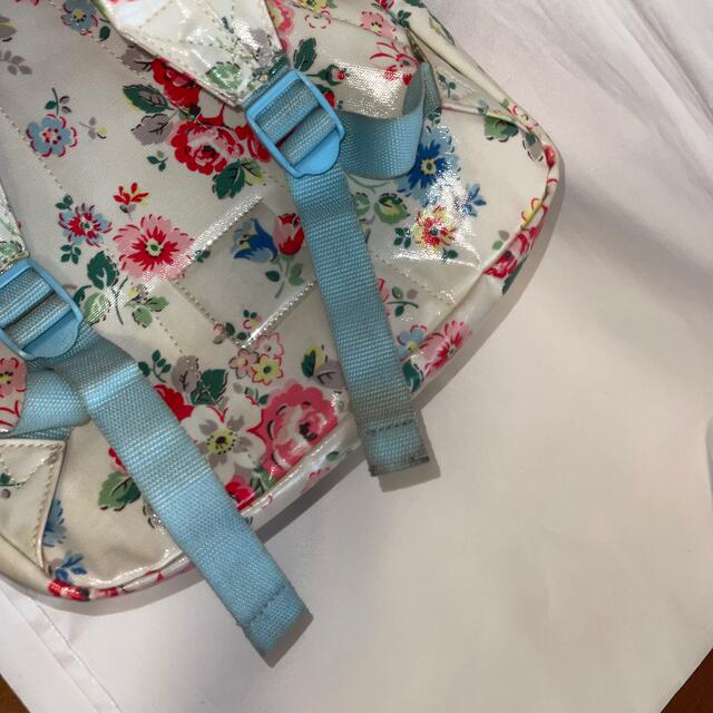 Cath Kidston(キャスキッドソン)のキャスキッドソン　リュック　ジュニア　花 キッズ/ベビー/マタニティのこども用バッグ(リュックサック)の商品写真