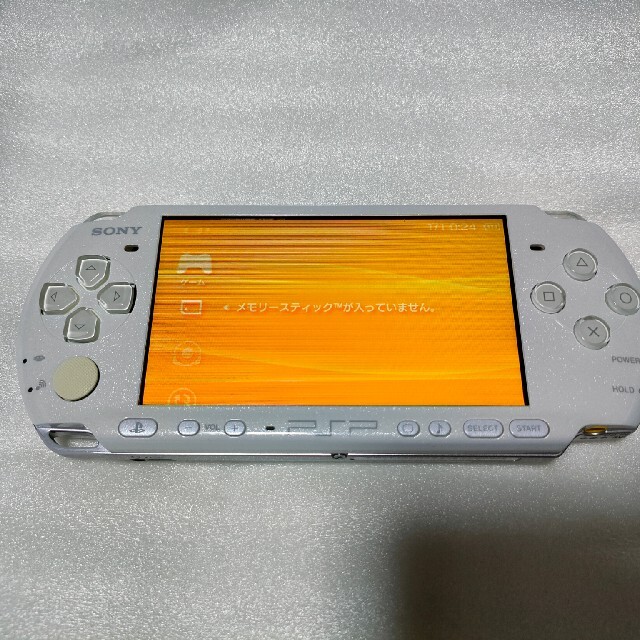 SONY(ソニー)のPSP3000pw エンタメ/ホビーのゲームソフト/ゲーム機本体(携帯用ゲーム機本体)の商品写真