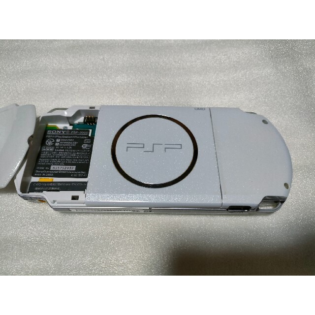 SONY(ソニー)のPSP3000pw エンタメ/ホビーのゲームソフト/ゲーム機本体(携帯用ゲーム機本体)の商品写真