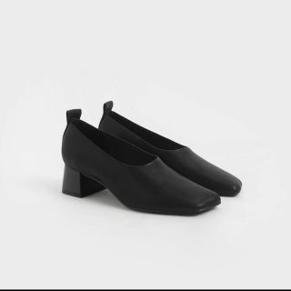 チャールズアンドキース(Charles and Keith)の完売　チャールズアンドキース　パンプス　黒　美品　ヒール　サンダル　(ハイヒール/パンプス)