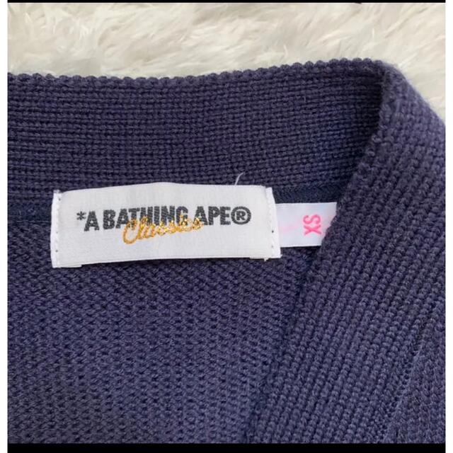 A BATHING APE(アベイシングエイプ)の希少品　アベイシングエイプ　カーディガン　XS ネイビー　金ボタン　APE レディースのトップス(カーディガン)の商品写真