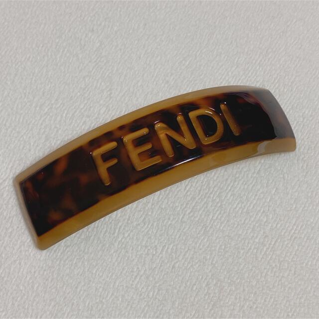 FENDI(フェンディ)のFENDI♡バレッタ レディースのヘアアクセサリー(バレッタ/ヘアクリップ)の商品写真