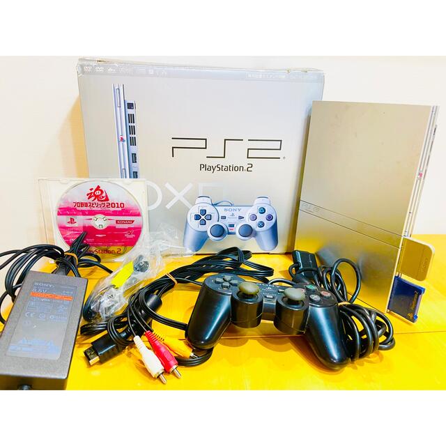 PlayStation2(プレイステーション2)のPlayStation2本体＋プロスピ2010⚾️ エンタメ/ホビーのゲームソフト/ゲーム機本体(家庭用ゲーム機本体)の商品写真