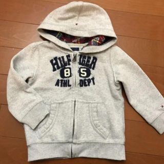 トミーヒルフィガー(TOMMY HILFIGER)のトミーフィルフィガー　パーカー　90cm(ジャケット/上着)