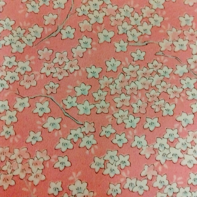 【値下】ピンク地の小花の着物　レトロ　手縫い　京都　呉服店 レディースの水着/浴衣(着物)の商品写真