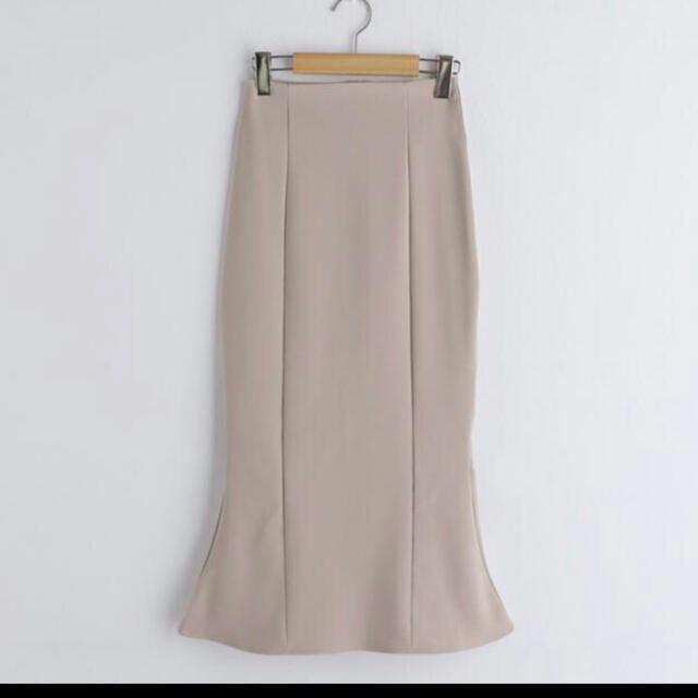 dholic(ディーホリック)のdholicベージュマーメイドスカート レディースのスカート(ロングスカート)の商品写真