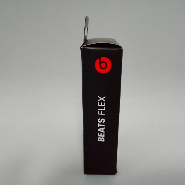 Beats(ビーツ)の【新品 未使用】Beats Flex MYMC2PA/A ブラック イヤホン スマホ/家電/カメラのオーディオ機器(ヘッドフォン/イヤフォン)の商品写真