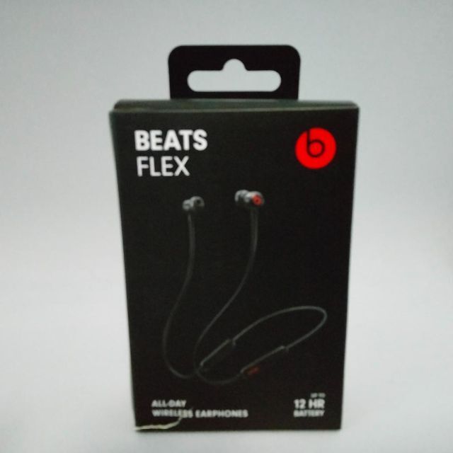 Beats(ビーツ)の【新品 未使用】Beats Flex MYMC2PA/A ブラック イヤホン スマホ/家電/カメラのオーディオ機器(ヘッドフォン/イヤフォン)の商品写真