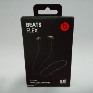 ビーツ(Beats)の【新品 未使用】Beats Flex MYMC2PA/A ブラック イヤホン(ヘッドフォン/イヤフォン)