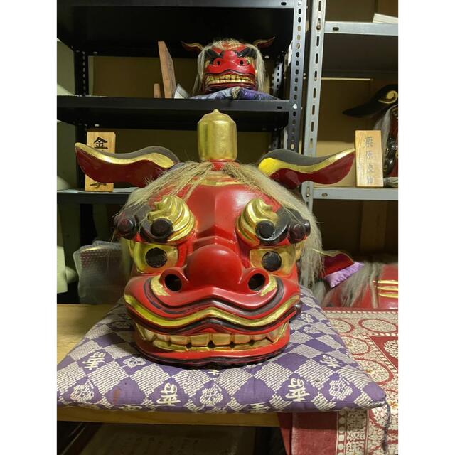 【値下げ交渉可】獅子頭　獅子舞　木彫り　桐製　工芸品　漆塗り　金箔