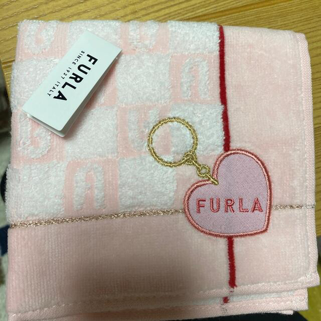 Furla(フルラ)のフルラ❤️可愛いタオルハンカチ❤️新品　最終お値下げ レディースのファッション小物(ハンカチ)の商品写真