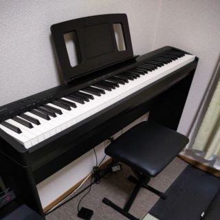 ローランド(Roland)のほぼ新品 電子ピアノ 省スペース ローランド FP-10  台付き 88鍵(電子ピアノ)