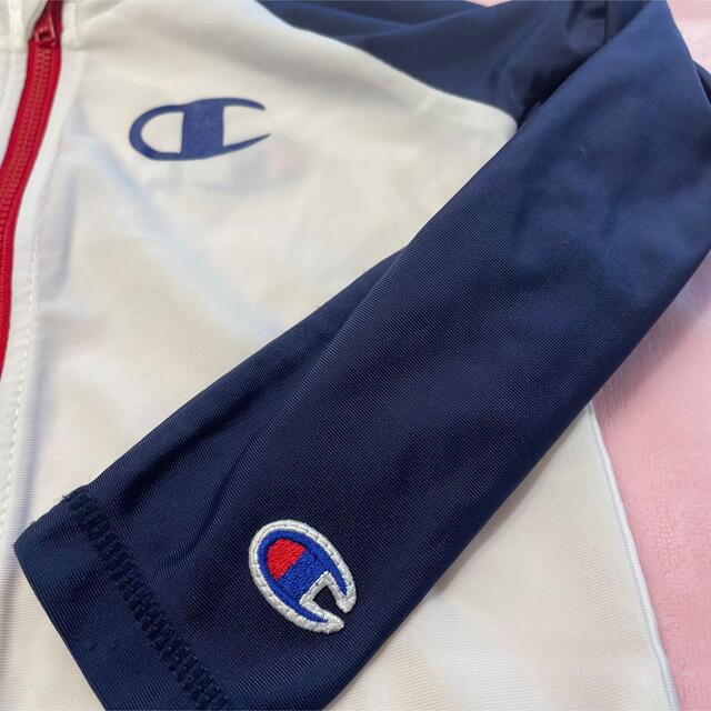 Champion(チャンピオン)の【チャンピオン】水着ラッシュガード100サイズ キッズ/ベビー/マタニティのキッズ服男の子用(90cm~)(水着)の商品写真