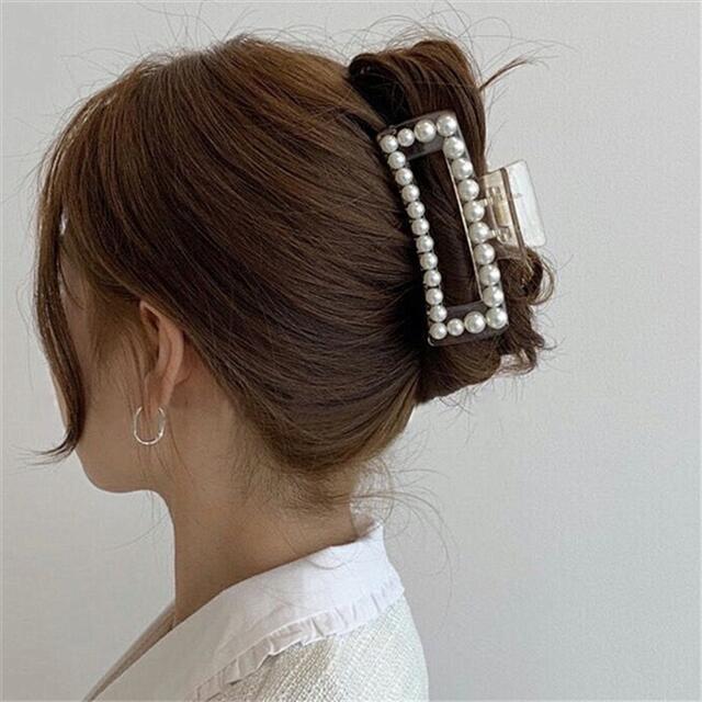 【新品未使用】韓国　パール　ヘアクリップ　バレッタ　スクエア♡♡8.5cm♡♡ レディースのヘアアクセサリー(バレッタ/ヘアクリップ)の商品写真