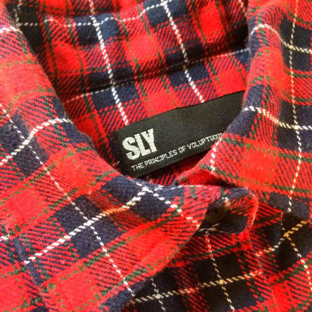 SLY(スライ)の【SLY】ニット＆チェックシャツ  〈早い者勝ち〉 レディースのトップス(ニット/セーター)の商品写真