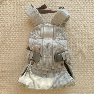 ベビービョルン(BABYBJORN)のベビービョルン抱っこ紐 one kai air カバー付き(お取り置き中)(抱っこひも/おんぶひも)