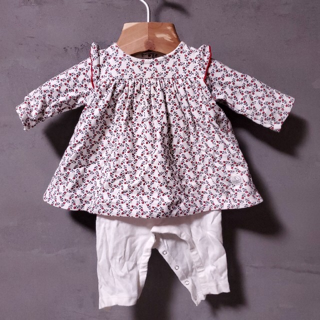 PETIT BATEAU(プチバトー)のベビー　セット　ワンピース　プチバトー　春　PETITBATEAU キッズ/ベビー/マタニティのベビー服(~85cm)(ワンピース)の商品写真