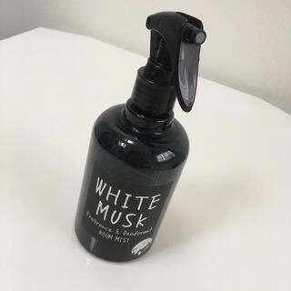 WHITE MUSK 280ml ルームミスト(洗剤/柔軟剤)