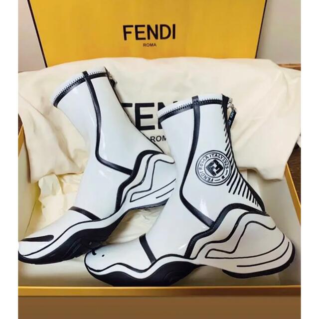 FENDI ジョシュア　スニーカー　ブーツ